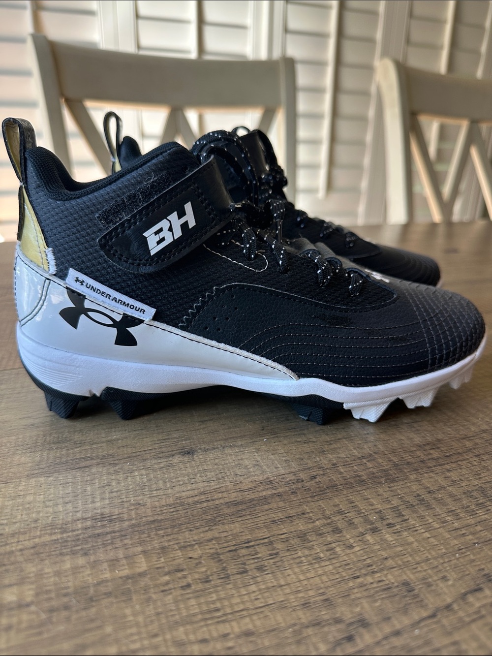 Under Armour Kids Black, White & Gold Baseball Cleats